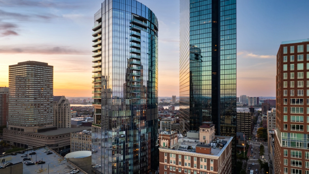 You are currently viewing Chauffeur Transportation from Logan Airport to Raffles Boston